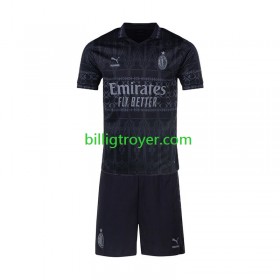 Billige Fotballdrakter AC Milan Barn Fjerdedraktsett Svart 2023/24 Kortermet